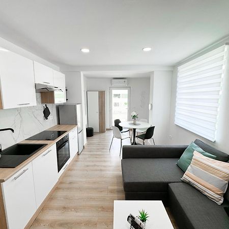 The Pinot'S Apartments Koper Bagian luar foto