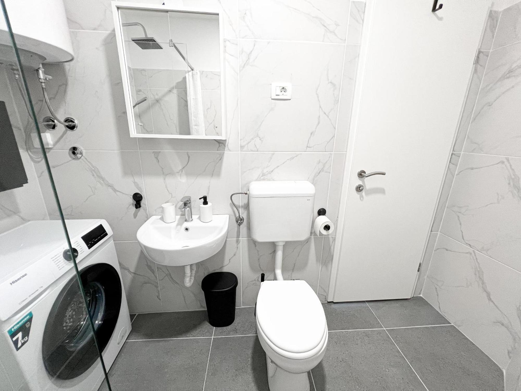 The Pinot'S Apartments Koper Bagian luar foto