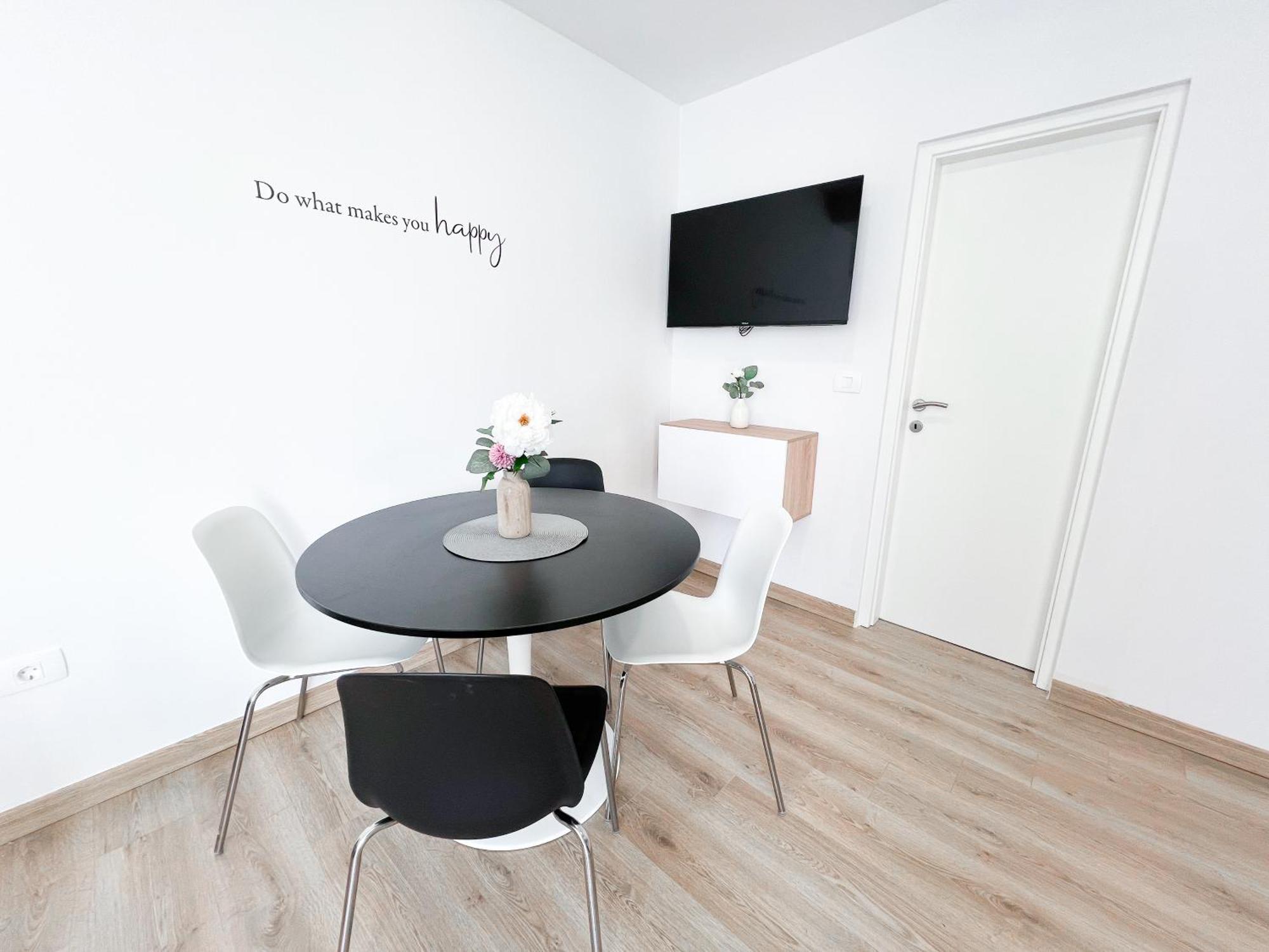 The Pinot'S Apartments Koper Bagian luar foto